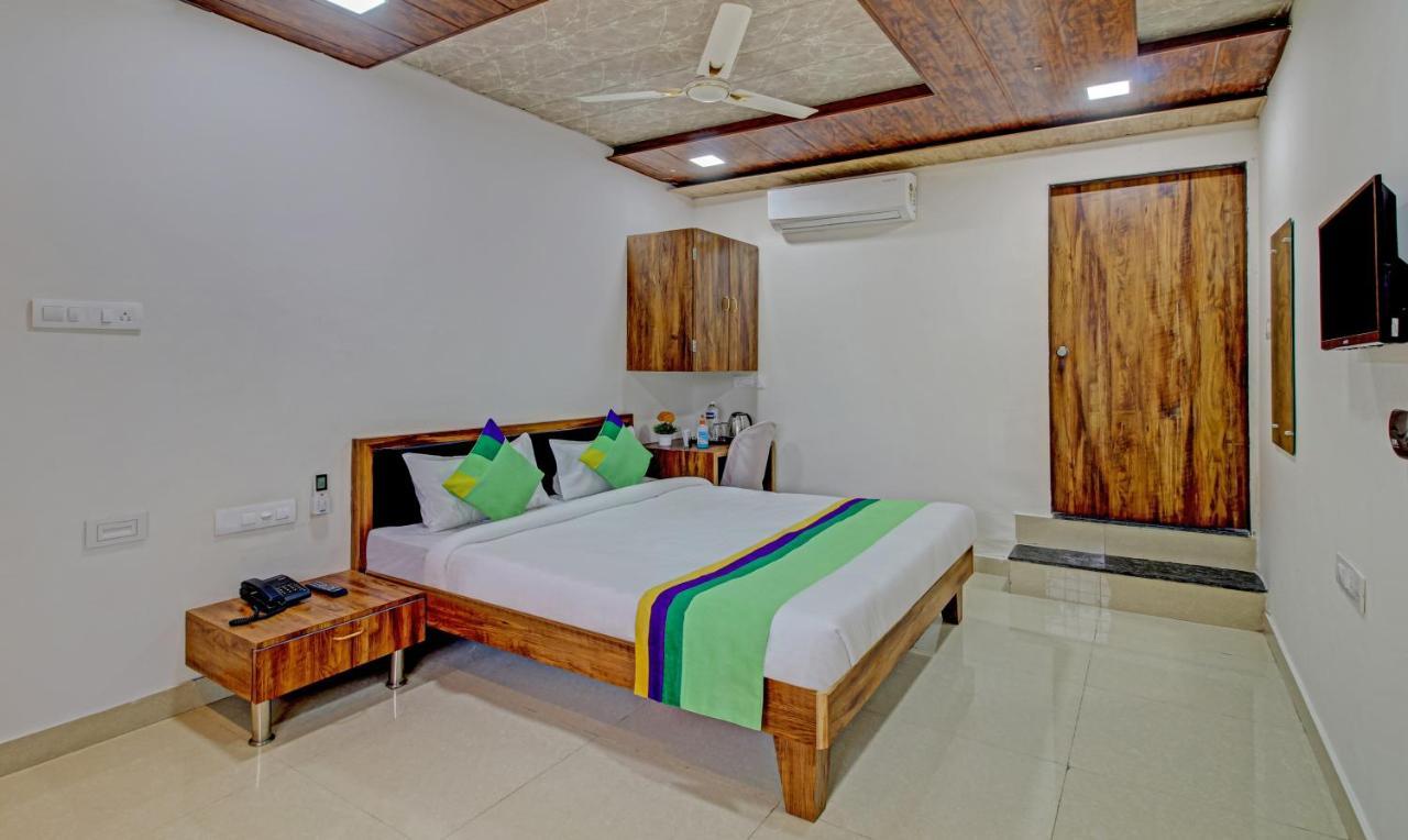 Sai Samrat Resort Satara Exterior photo